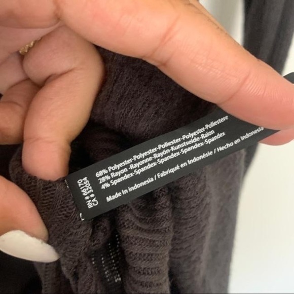 Urban Outfitters Grey Long Sleeve Open Back Jumpsuit Romper - Picture 5 of 5